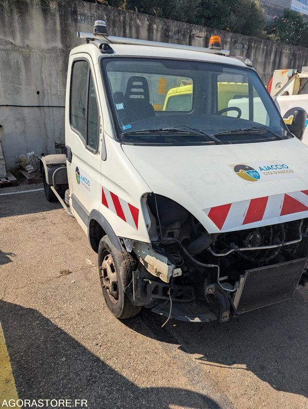 Camion plateau IVECO 35C15 - Tipper van: picture 3 Camion plateau IVECO 35C15 - Tipper van: picture 3