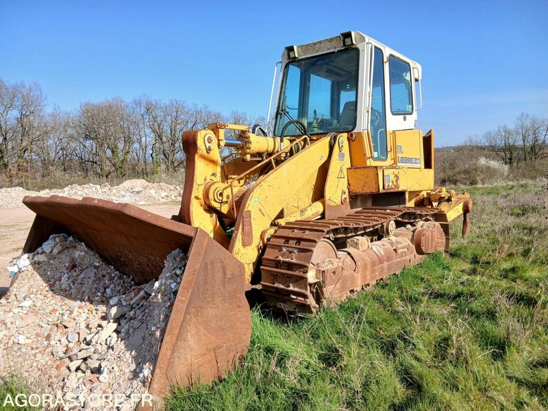 Chargeuse LIEBHERR 2001 - Loader: picture 1 Chargeuse LIEBHERR 2001 - Loader: picture 1