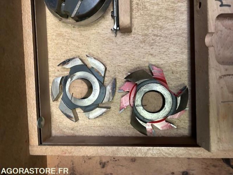 Combiné de menuisier C310e LUREM (380V) - avec outils et fraise de toupie - Tool/ Equipment: picture 4 Combiné de menuisier C310e LUREM (380V) - avec outils et fraise de toupie - Tool/ Equipment: picture 4