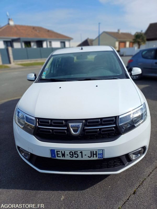 DACIA SANDERO EW-951-JH - 2018 - 179 000 km - Car: picture 1 DACIA SANDERO EW-951-JH - 2018 - 179 000 km - Car: picture 1