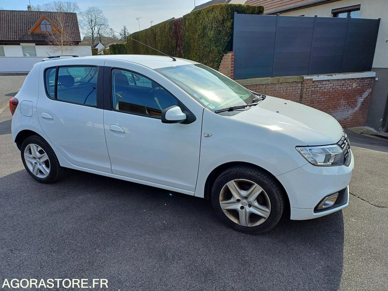 DACIA SANDERO EW-951-JH - 2018 - 179 000 km - Car: picture 2 DACIA SANDERO EW-951-JH - 2018 - 179 000 km - Car: picture 2