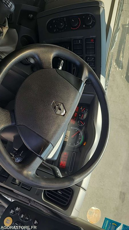 DJ 330 YP - RENAULT MIDLUM 220 - 2014 - 96138KM - Road sweeper: picture 4 DJ 330 YP - RENAULT MIDLUM 220 - 2014 - 96138KM - Road sweeper: picture 4