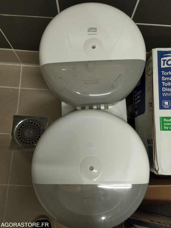 Distributeur papier toilette TORK BLANC - Tool/ Equipment: picture 1 Distributeur papier toilette TORK BLANC - Tool/ Equipment: picture 1