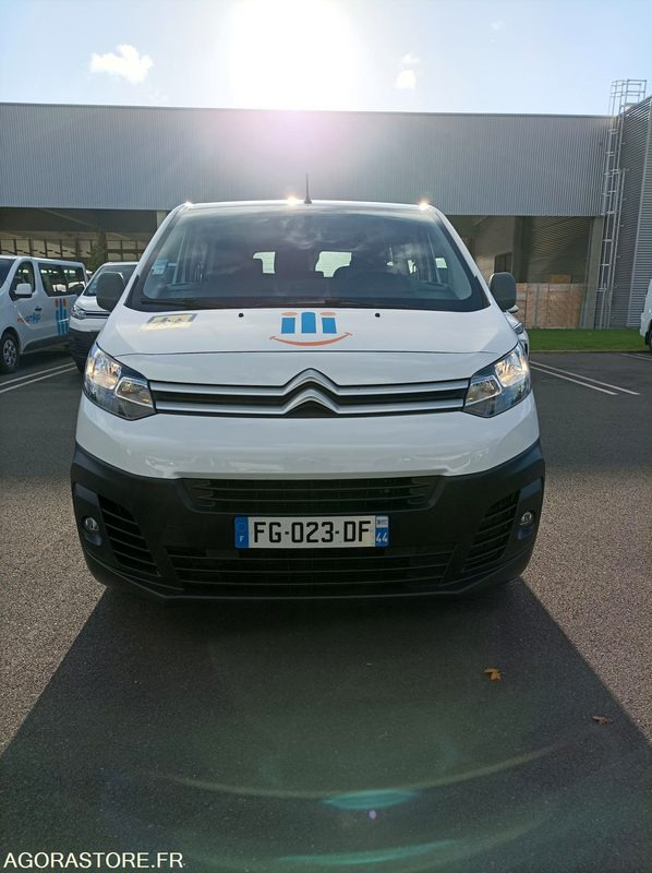 FG-023-DF - Roulant - CITROEN JUMPY SPACE TOURER - VP - 178 975 Kms - Minibus, Passenger van: picture 3 FG-023-DF - Roulant - CITROEN JUMPY SPACE TOURER - VP - 178 975 Kms - Minibus, Passenger van: picture 3