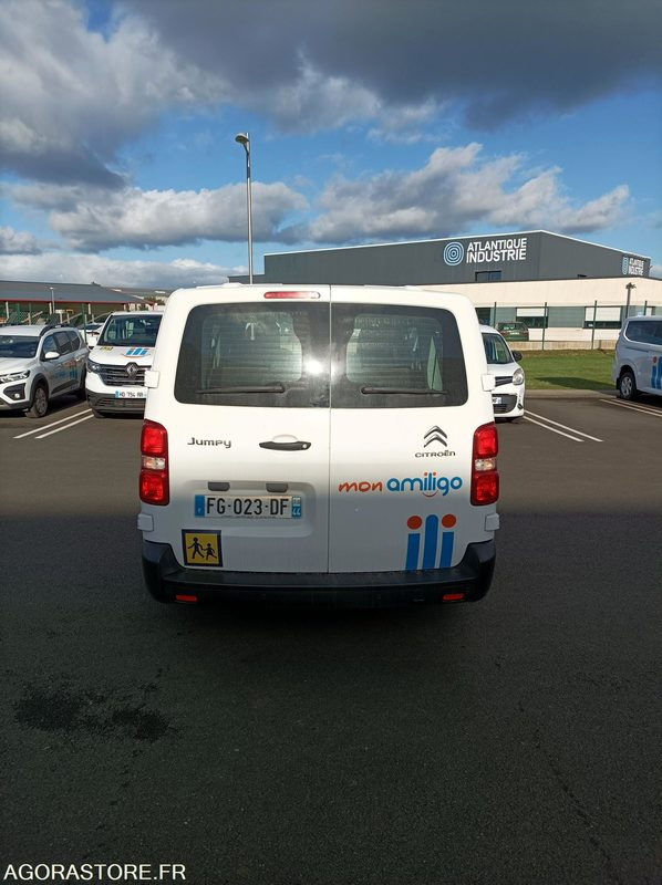 FG-023-DF - Roulant - CITROEN JUMPY SPACE TOURER - VP - 178 975 Kms - Minibus, Passenger van: picture 4 FG-023-DF - Roulant - CITROEN JUMPY SPACE TOURER - VP - 178 975 Kms - Minibus, Passenger van: picture 4