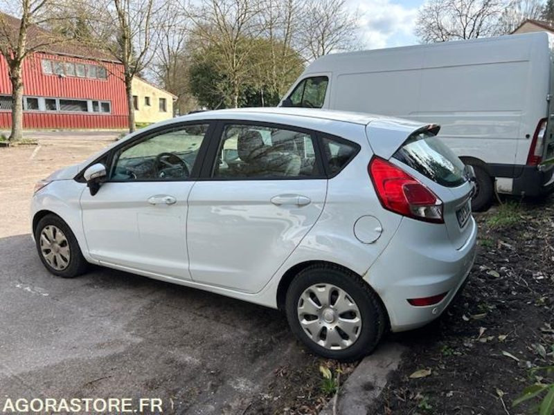 FORD FIESTA - ED-516-SC - Diesel 1.5 l - 183 000 KM - 2016 - Car: picture 3 FORD FIESTA - ED-516-SC - Diesel 1.5 l - 183 000 KM - 2016 - Car: picture 3