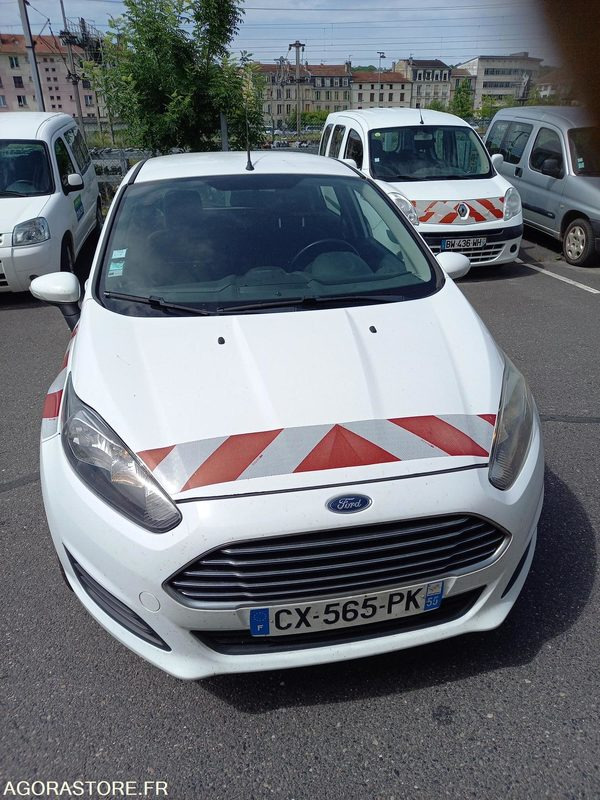 FORD FIESTA TDCI 70 FAP TREND -5 PORTES - Car: picture 2 FORD FIESTA TDCI 70 FAP TREND -5 PORTES - Car: picture 2