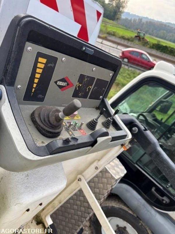 FOURGON NACELLE RENAULT MASTER ET NACELLE VERSALIFT 11.3 M 2019 110329 KM - Truck mounted aerial platform: picture 2 FOURGON NACELLE RENAULT MASTER ET NACELLE VERSALIFT 11.3 M 2019 110329 KM - Truck mounted aerial platform: picture 2