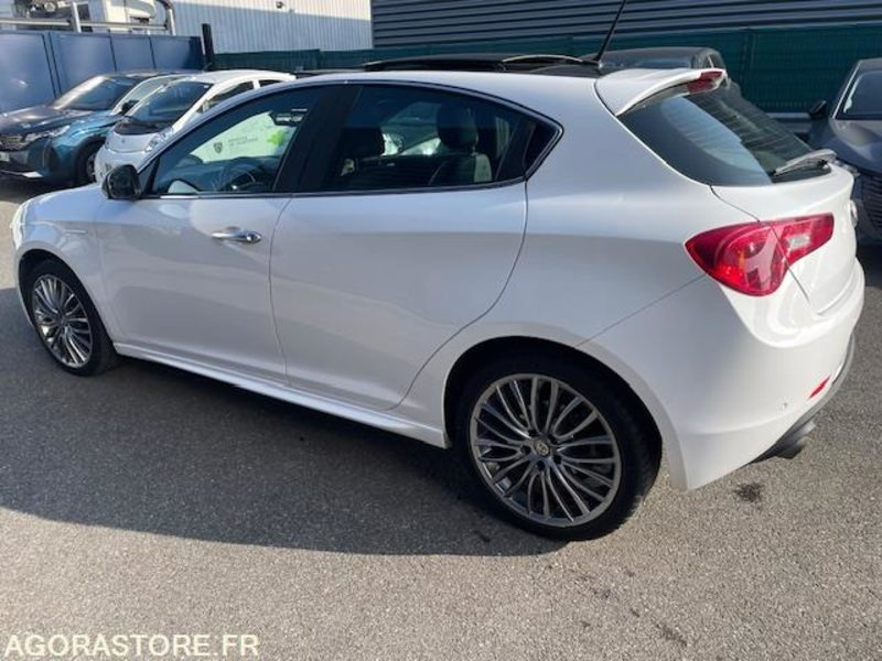 GIULIETTA LUSSO 1.4i TB 150cv S§S-12/2016-89360KM - Car: picture 2 GIULIETTA LUSSO 1.4i TB 150cv S§S-12/2016-89360KM - Car: picture 2
