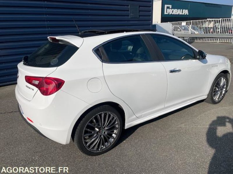 GIULIETTA LUSSO 1.4i TB 150cv S§S-12/2016-89360KM - Car: picture 3 GIULIETTA LUSSO 1.4i TB 150cv S§S-12/2016-89360KM - Car: picture 3