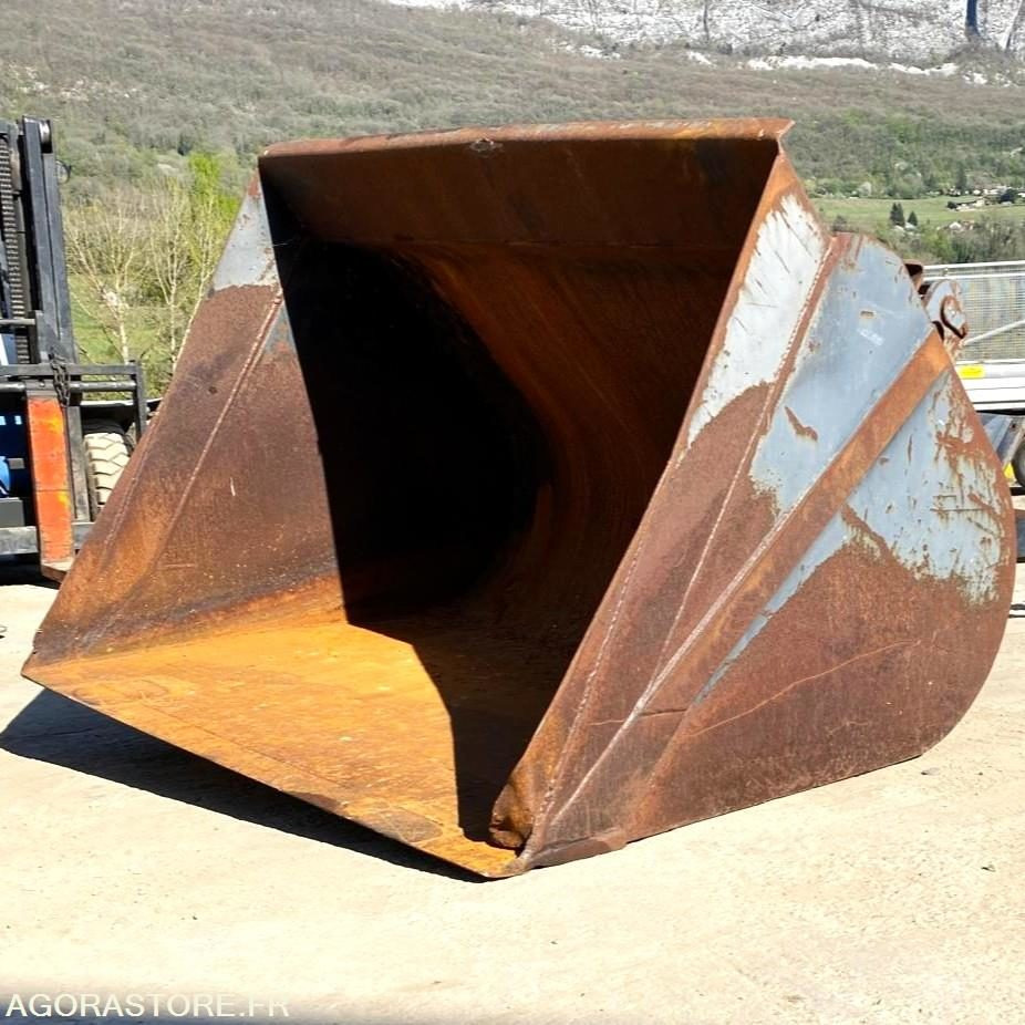 GODET GRAND VOLUME POUR CHARIOT ELEVATEUR - Année 1996 - Construction equipment: picture 3 GODET GRAND VOLUME POUR CHARIOT ELEVATEUR - Année 1996 - Construction equipment: picture 3