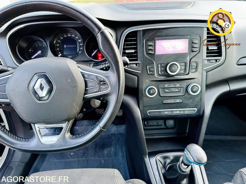 GUYANE FRANCAISE CONTINENT SUD AMERICAIN-RENAULT MEGANE 4_2017_128145 KM - Car: picture 3 GUYANE FRANCAISE CONTINENT SUD AMERICAIN-RENAULT MEGANE 4_2017_128145 KM - Car: picture 3
