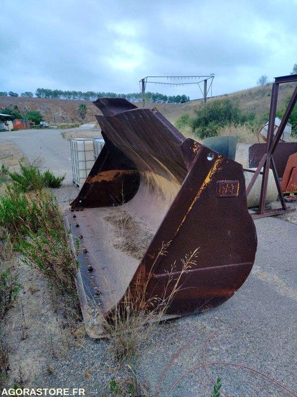 Godet CATERPILLAR - Tool/ Equipment: picture 2 Godet CATERPILLAR - Tool/ Equipment: picture 2