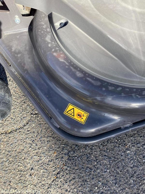 Husqvarna RC320TS 4x4 - Garden mower: picture 4 Husqvarna RC320TS 4x4 - Garden mower: picture 4