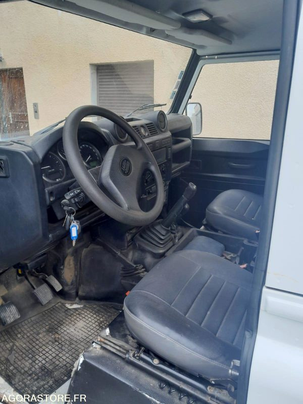 LAND ROVER DEFENDER 110 - 2012 - 81370KM - SUV: picture 3 LAND ROVER DEFENDER 110 - 2012 - 81370KM - SUV: picture 3