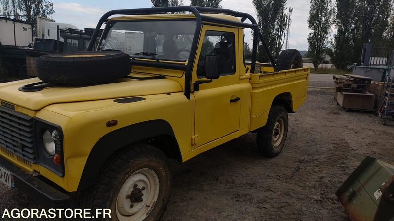 LAND ROVER DEFENDER - 2003 - 98879km - Pickup truck: picture 2 LAND ROVER DEFENDER - 2003 - 98879km - Pickup truck: picture 2