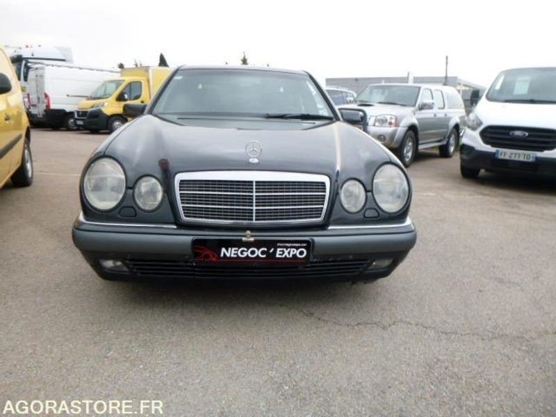 MERCEDES classe E 420 v8 W210 - 1996 - immatriculation espagnole vente pour pro - Car: picture 3 MERCEDES classe E 420 v8 W210 - 1996 - immatriculation espagnole vente pour pro - Car: picture 3