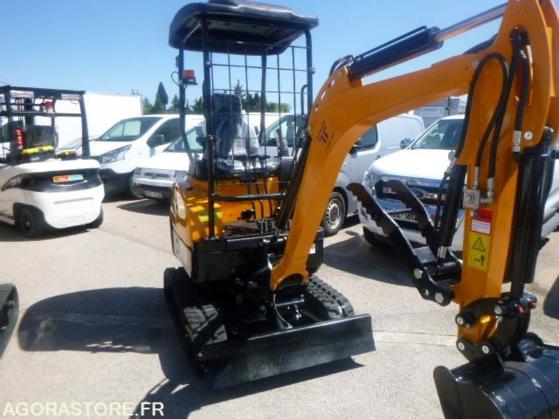 MINIPELLE 1T8 MOTEUR 3 CYLINDRES KUBOTA - Excavator: picture 5 MINIPELLE 1T8 MOTEUR 3 CYLINDRES KUBOTA - Excavator: picture 5