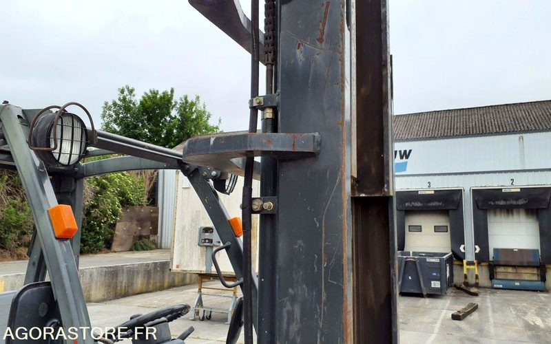 Nissan 2682 heures Triplex UD02A25PQ - 3F550 - LPG forklift: picture 4 Nissan 2682 heures Triplex UD02A25PQ - 3F550 - LPG forklift: picture 4