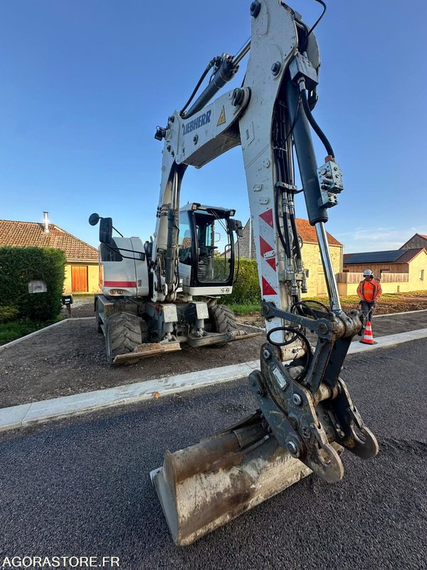 PELLES SUR PNEUS - LIEBHERR - A910 COMPACT- 2014 / 10242 HEURES (M40280) - Excavator: picture 5 PELLES SUR PNEUS - LIEBHERR - A910 COMPACT- 2014 / 10242 HEURES (M40280) - Excavator: picture 5