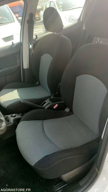 Car PEUGEOT 206  - 2005 - 142613kms: picture 8