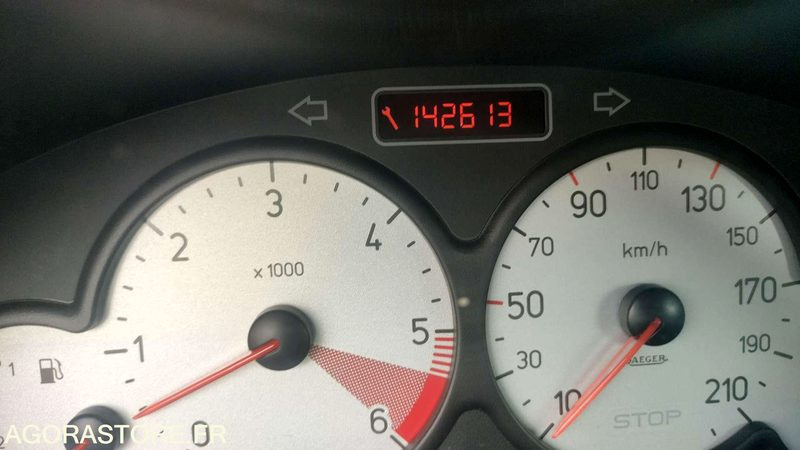 Car PEUGEOT 206  - 2005 - 142613kms: picture 6