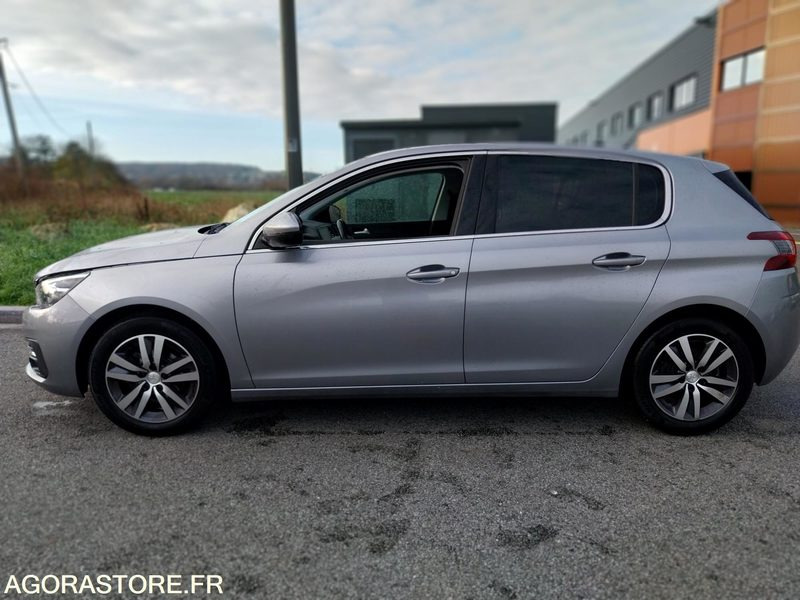 PEUGEOT 308 phase II - 110ch - 2019 - 88946km - ESSENCE - Car: picture 5 PEUGEOT 308 phase II - 110ch - 2019 - 88946km - ESSENCE - Car: picture 5