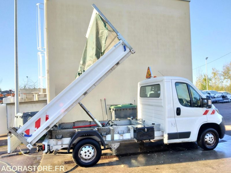 PEUGEOT BOXER benne basculante - 2015 - 112006 km - GAZOLE - Tipper van: picture 1 PEUGEOT BOXER benne basculante - 2015 - 112006 km - GAZOLE - Tipper van: picture 1
