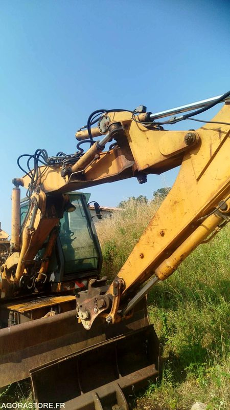 Pelle CASE 688 - 21595heures - Backhoe loader: picture 3 Pelle CASE 688 - 21595heures - Backhoe loader: picture 3