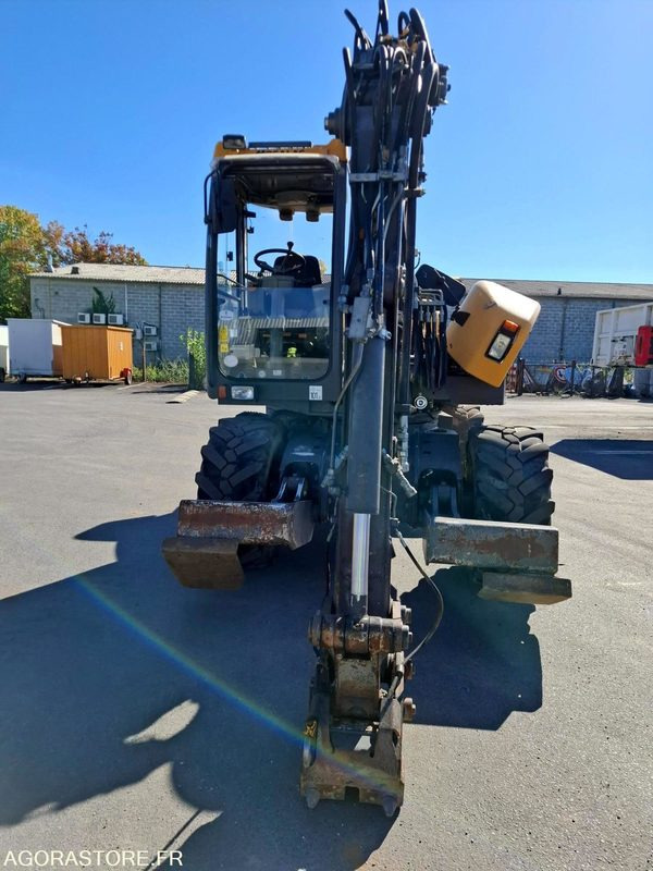 Pelle sur pneus MECALAC 12MTX - N° série  42770 - 2014 - 11400 heures - Excavator: picture 4 Pelle sur pneus MECALAC 12MTX - N° série  42770 - 2014 - 11400 heures - Excavator: picture 4