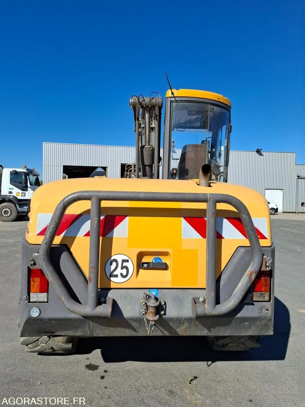 Pelle sur pneus MECALAC 12MTX - N° série  42770 - 2014 - 11400 heures - Excavator: picture 2 Pelle sur pneus MECALAC 12MTX - N° série  42770 - 2014 - 11400 heures - Excavator: picture 2