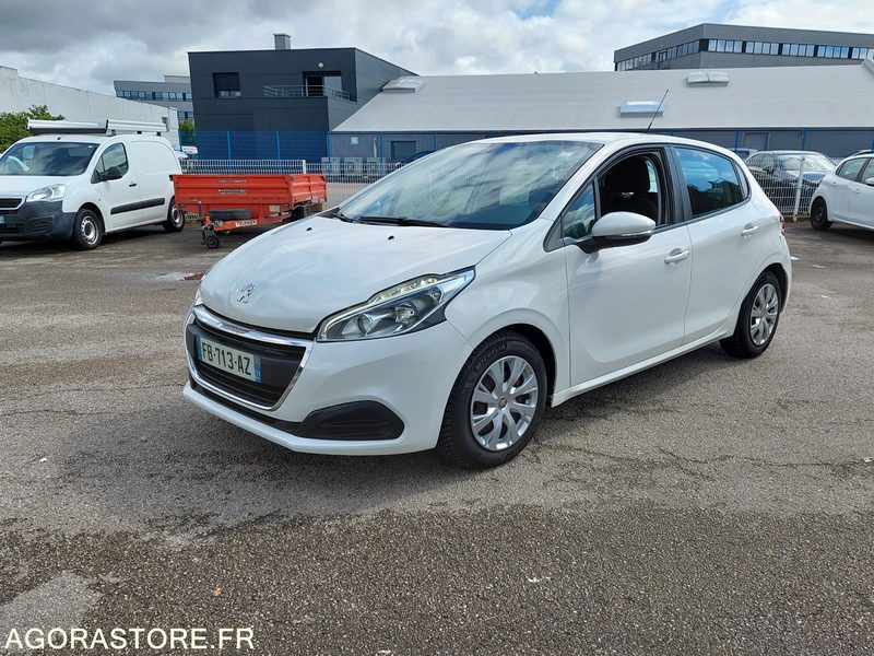 Peugeot 208 - 2018 - 111 261 kms- FB713AZ-ESSENCE - Car: picture 1 Peugeot 208 - 2018 - 111 261 kms- FB713AZ-ESSENCE - Car: picture 1