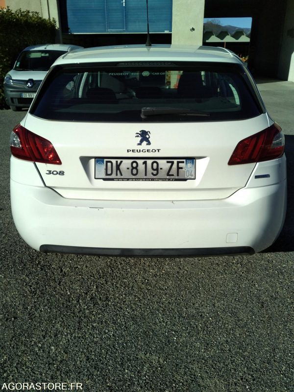 Peugeot 308 1.6 Blue Hdi 120 - 2014 - 168240 KM - Car: picture 5 Peugeot 308 1.6 Blue Hdi 120 - 2014 - 168240 KM - Car: picture 5