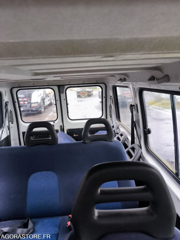 Peugeot Boxer - Passenger van: picture 3 Peugeot Boxer - Passenger van: picture 3