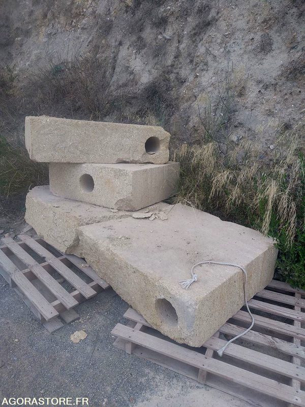 Pierre du Gard - Tool/ Equipment: picture 3 Pierre du Gard - Tool/ Equipment: picture 3