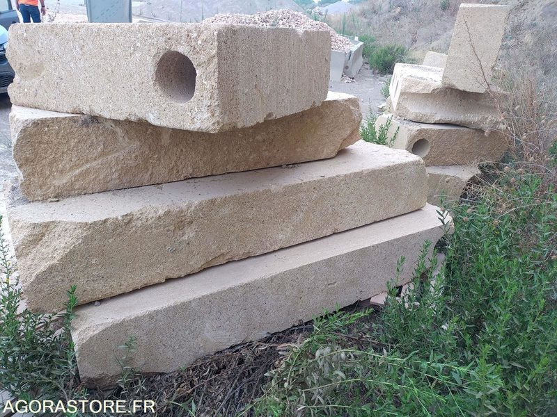 Pierre du Gard - Tool/ Equipment: picture 1 Pierre du Gard - Tool/ Equipment: picture 1