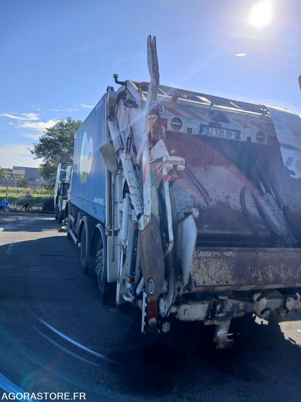 RENAULT 26T/BOM - FJ739BN - Garbage truck: picture 3 RENAULT 26T/BOM - FJ739BN - Garbage truck: picture 3