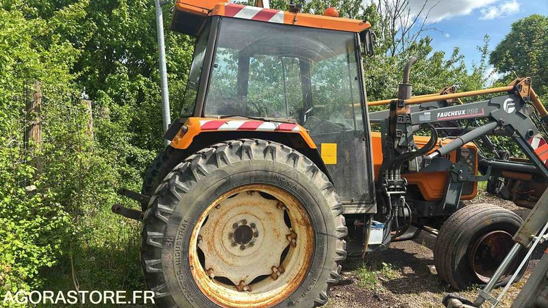 RENAULT 850 MI 2 - 1992 - 7219H - Farm tractor: picture 3 RENAULT 850 MI 2 - 1992 - 7219H - Farm tractor: picture 3