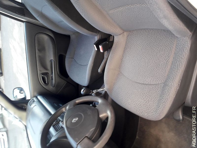 RENAULT CLIO CAMPUS95 - Car: picture 4 RENAULT CLIO CAMPUS95 - Car: picture 4