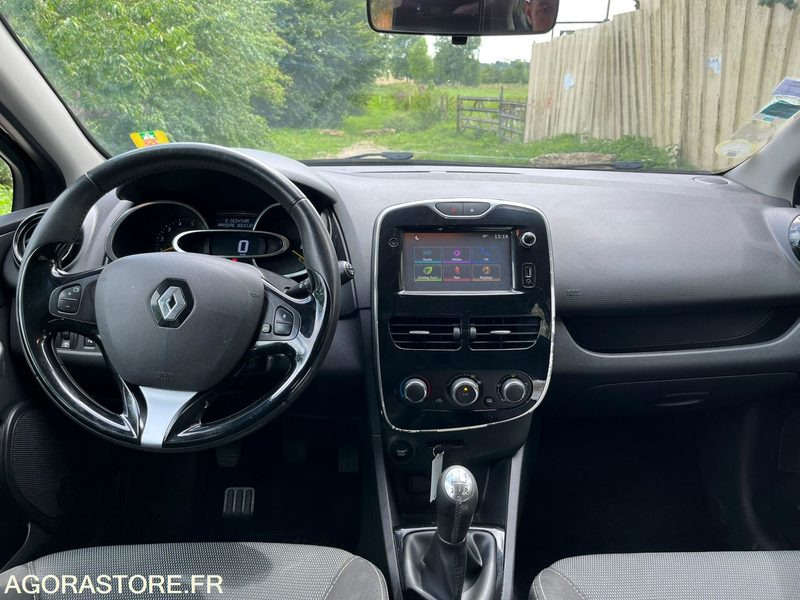 RENAULT Clio IV 5 portes 1.5 dCi 90cv Business 2015 135000 km - Car: picture 5 RENAULT Clio IV 5 portes 1.5 dCi 90cv Business 2015 135000 km - Car: picture 5