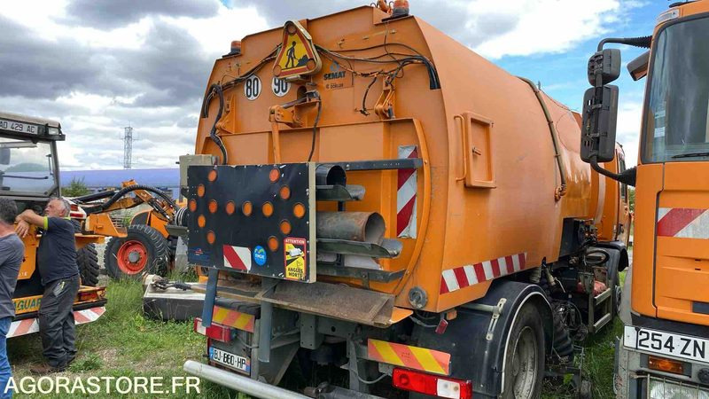 RENAULT DXI 310 - Road sweeper: picture 2 RENAULT DXI 310 - Road sweeper: picture 2