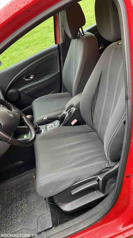 RENAULT MEGANE 309707kms - 2013 - Car: picture 4 RENAULT MEGANE 309707kms - 2013 - Car: picture 4