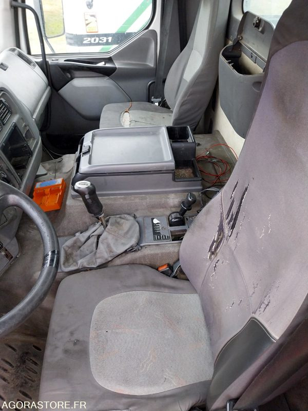 RENAULT PREMIUM 370-19 / 2007 / 371820 km - Cab chassis truck: picture 5 RENAULT PREMIUM 370-19 / 2007 / 371820 km - Cab chassis truck: picture 5