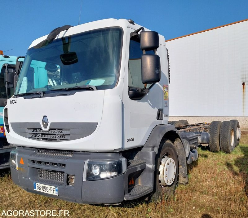 RENAULT PREMIUM 380-26 / 2010 / 475 190 km - Cab chassis truck: picture 1 RENAULT PREMIUM 380-26 / 2010 / 475 190 km - Cab chassis truck: picture 1