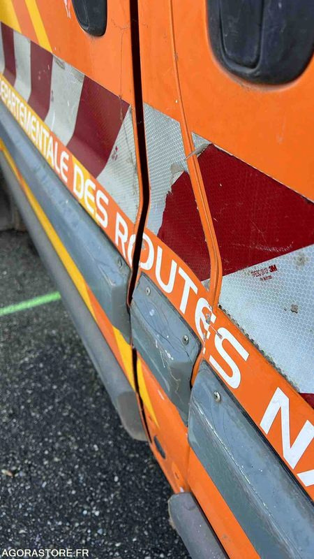 RENAULT TRAFIC - 2014 - 439000 KM - DC986YM - Panel van: picture 4 RENAULT TRAFIC - 2014 - 439000 KM - DC986YM - Panel van: picture 4