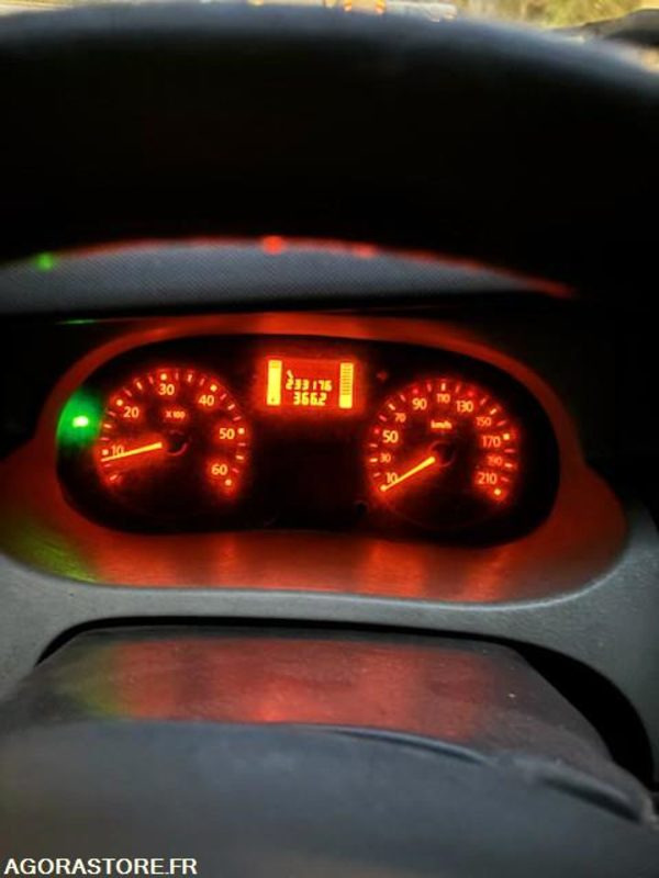 RENAULT TRAFIC - Panel van: picture 1 RENAULT TRAFIC - Panel van: picture 1