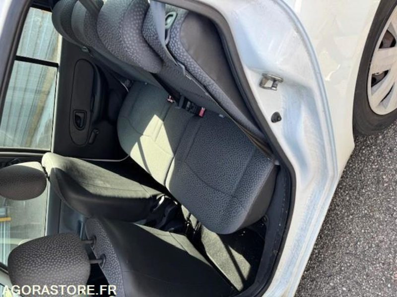 Renault CLIO 2 - Car: picture 5 Renault CLIO 2 - Car: picture 5