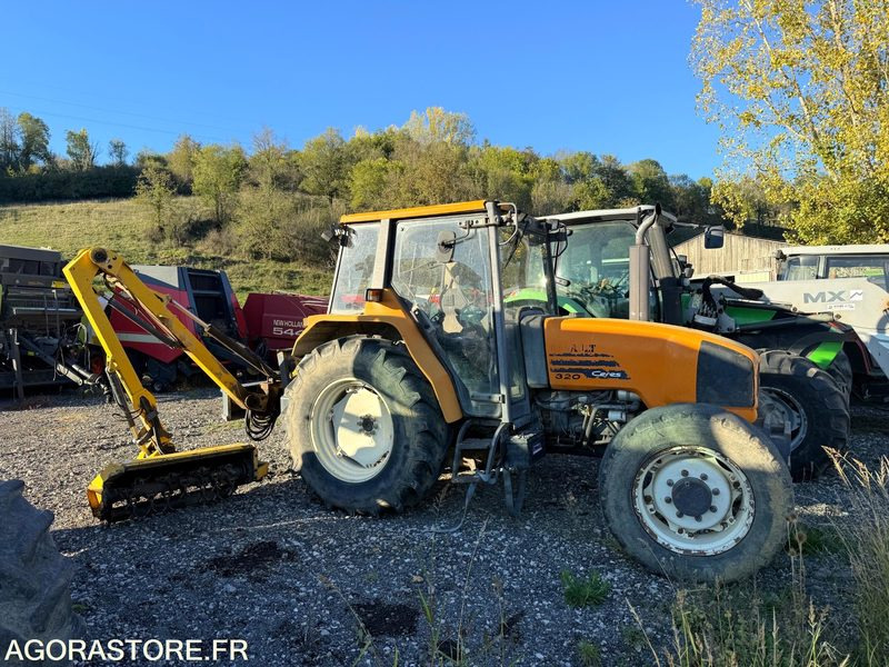 Renault Cérès 330 avec épareuse rousseau - Farm tractor: picture 3 Renault Cérès 330 avec épareuse rousseau - Farm tractor: picture 3