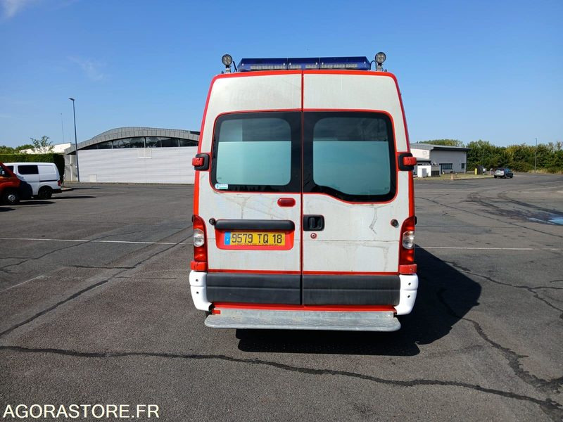 Renault Master II 2.5 DCI 120 CV - Panel van: picture 2 Renault Master II 2.5 DCI 120 CV - Panel van: picture 2