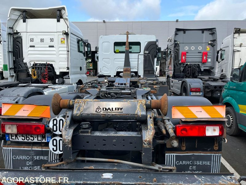 Renault PORTEUR / 318 000km / 2009 - Hook lift truck: picture 4 Renault PORTEUR / 318 000km / 2009 - Hook lift truck: picture 4